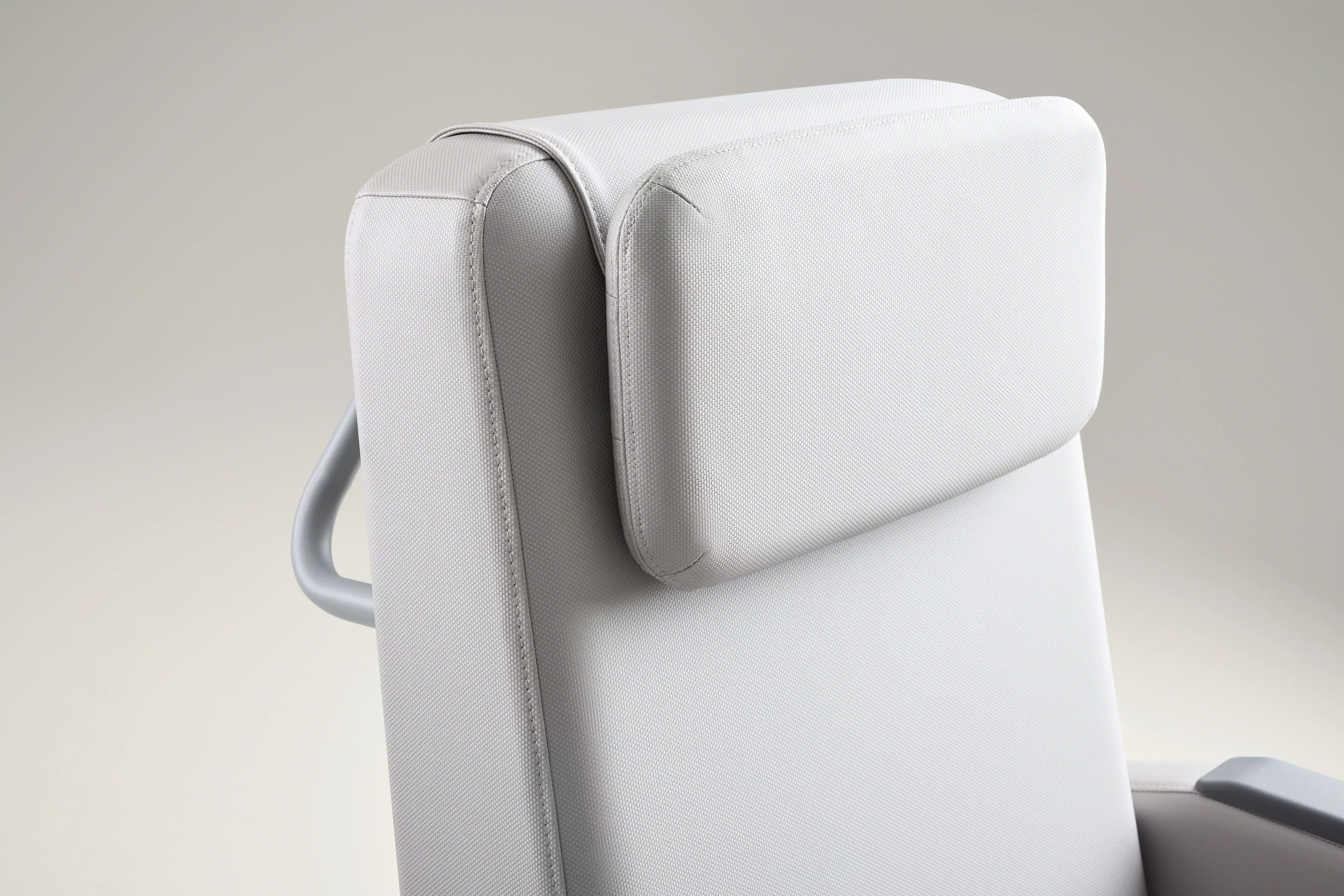 Empath with headrest