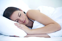 Por outro lado, se a ansiedade está mais relacionada ao desejo de dormir melhor, acalmar a mente e encontrar momentos de paz e tranquilidade, a lavanda francesa pode ser suficiente por si só.
