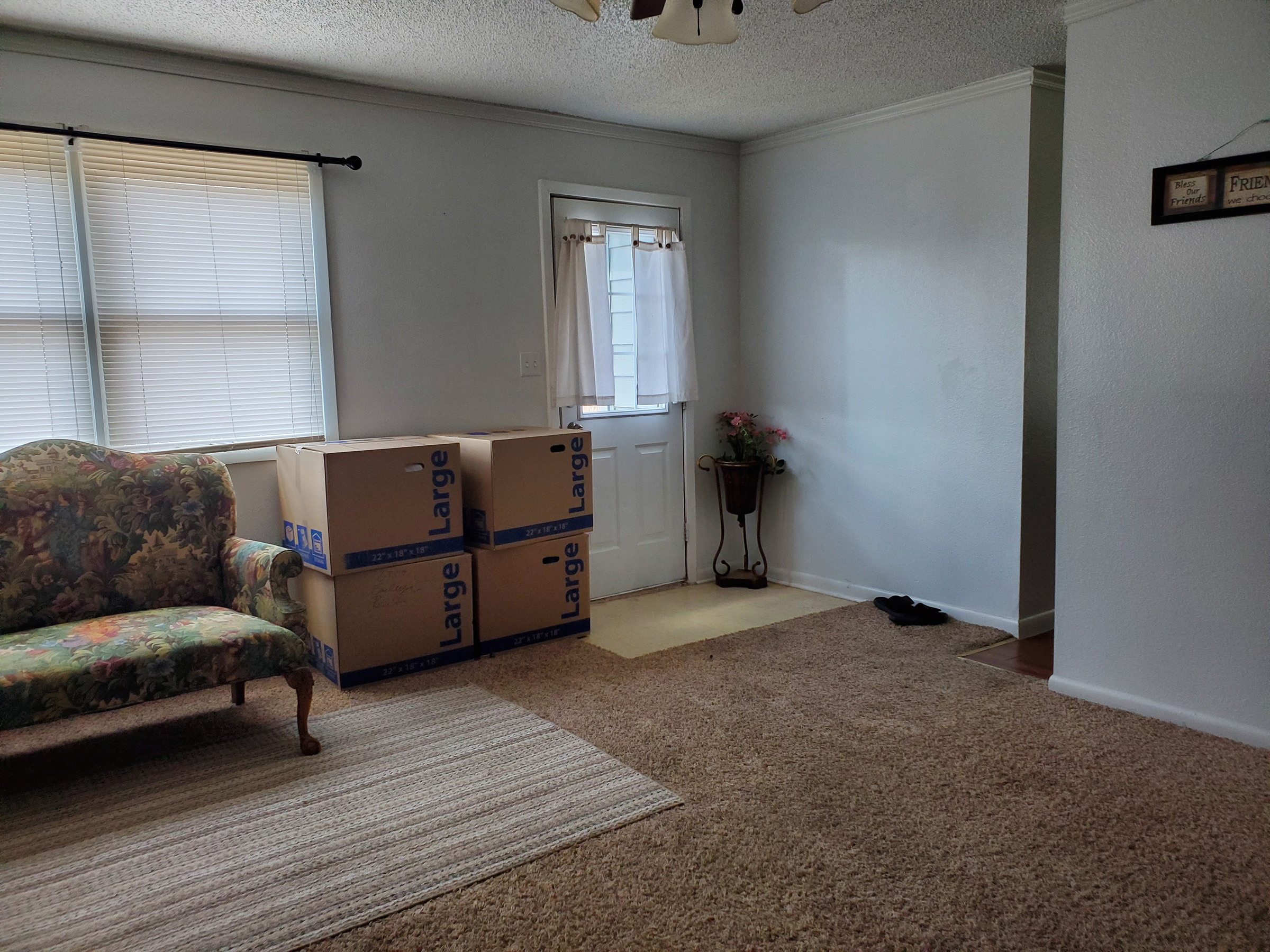 602 Coffee living room