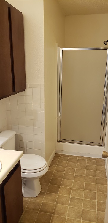 602 Coffee Primary bathroom