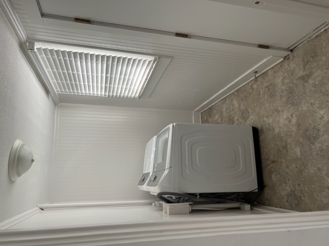 Great Location Updated Laundry