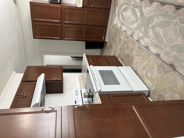 Great Location Updated Kitchen 2