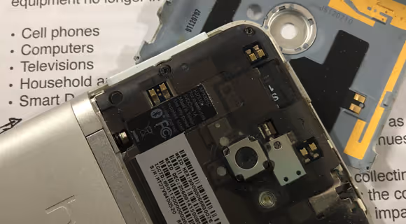 Electronic waste cell phone