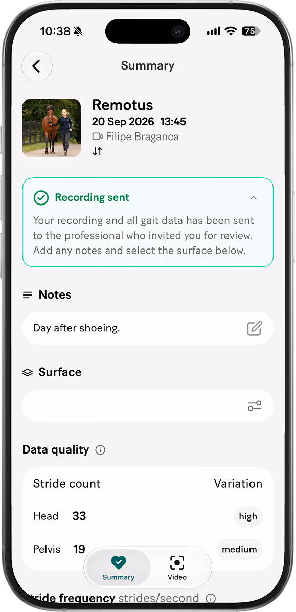 Mobile app screen showing 'Invite others to share recordings with you' message for adding horse owners or caretakers to record horses with limited app access and send recordings including video and gait data.