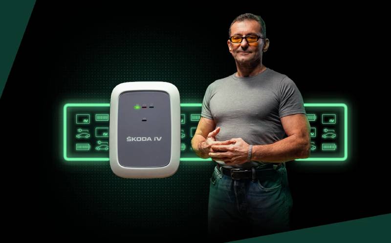 image of game development process (for a mobile gaming) - collaborative team meeting