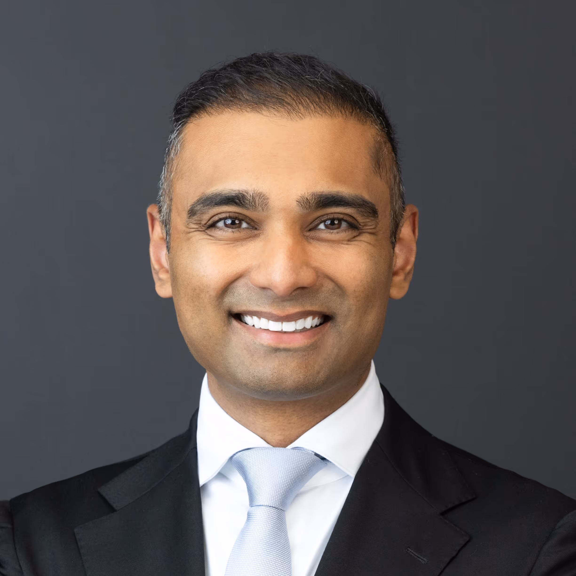 Headshot of heart surgeon Rahul Handa Md