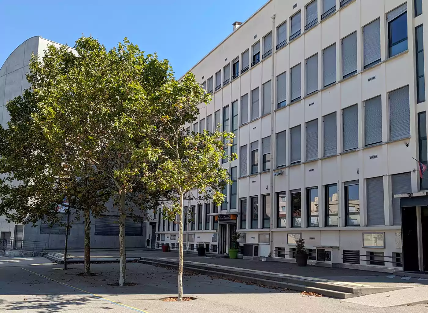 Entrée cour intérieure du Collège