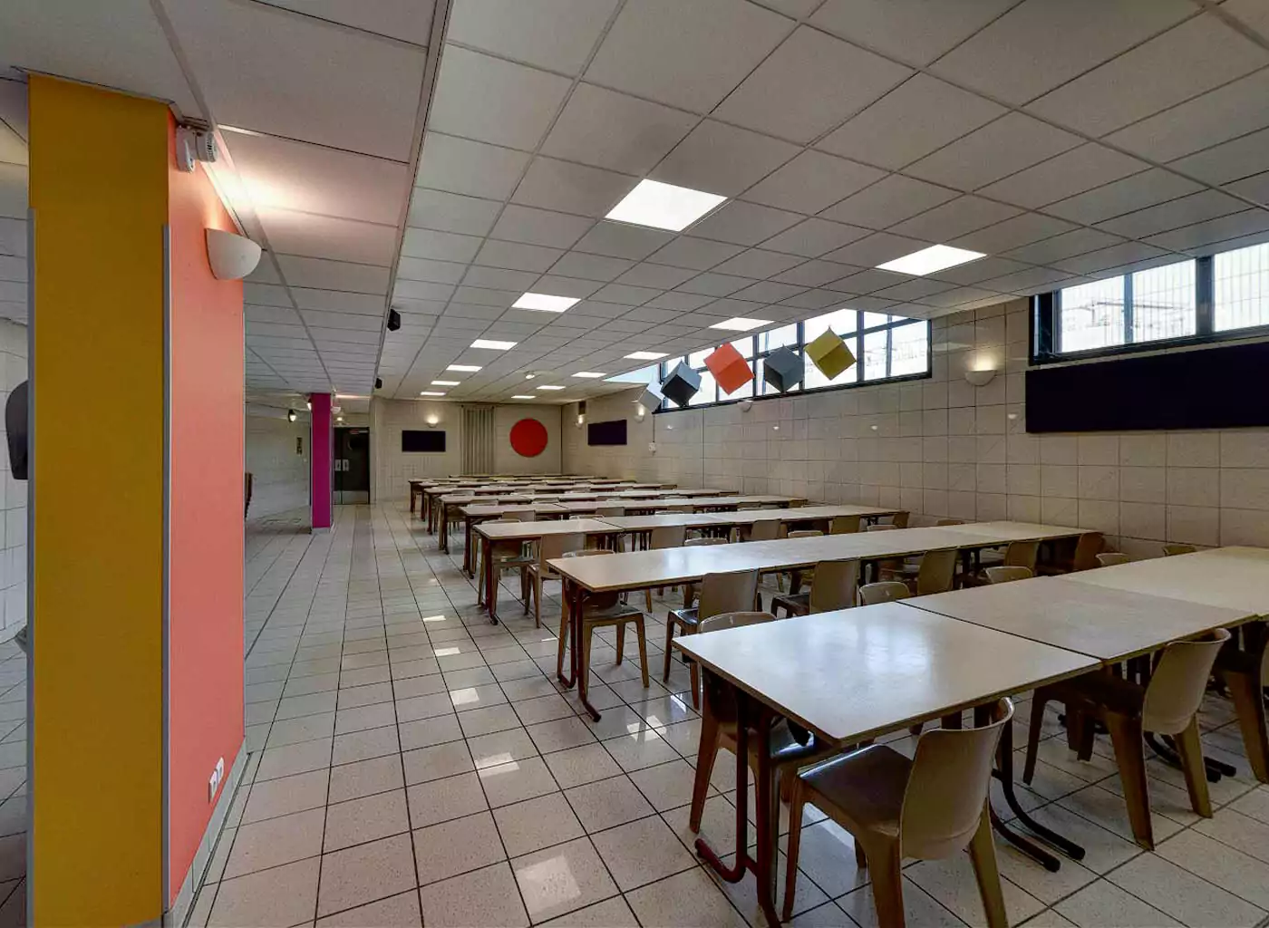 Salle self bâtiment B