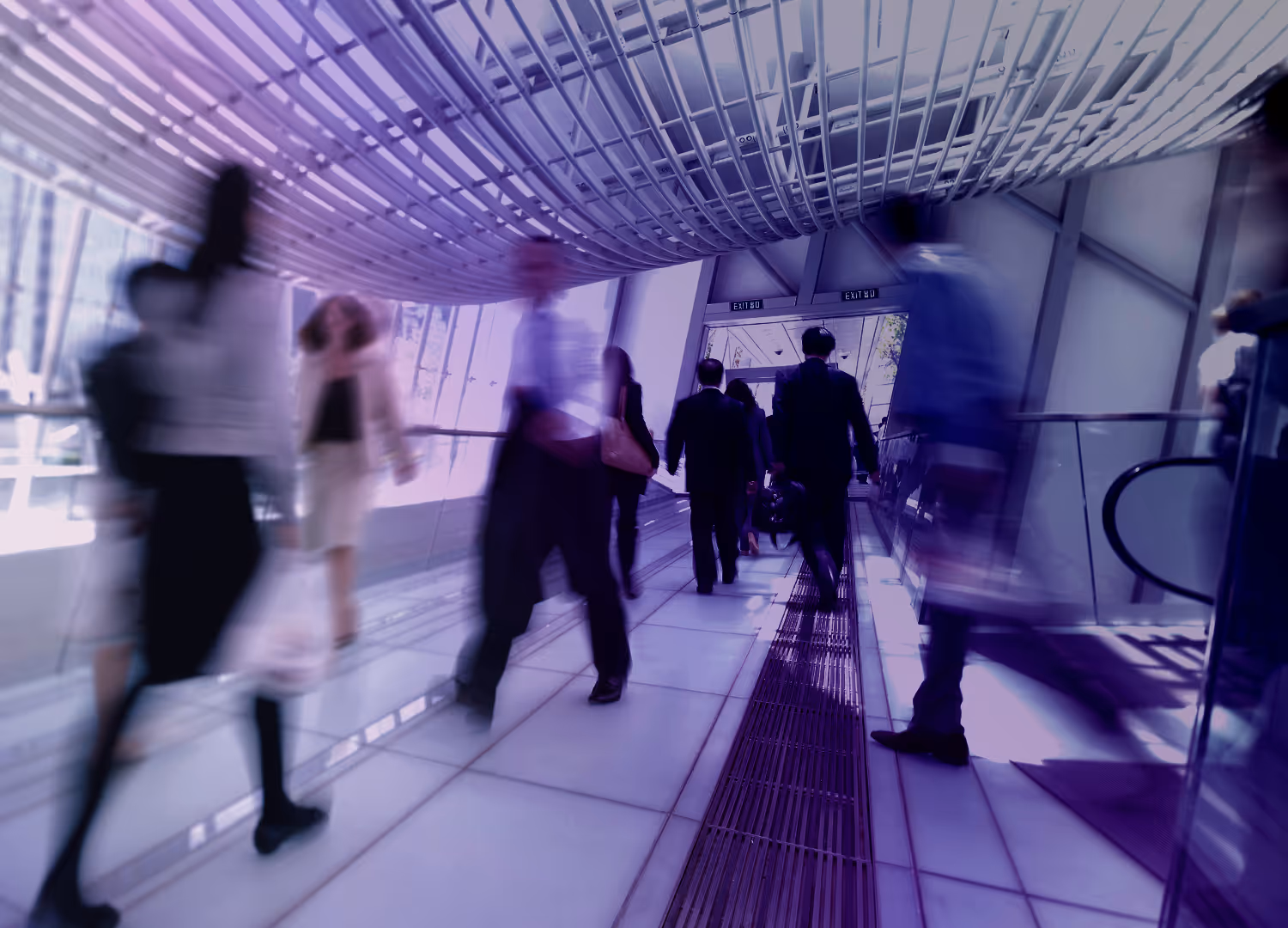 Image representing a diverse group of professionals in a collaborative setting - Sparagus.