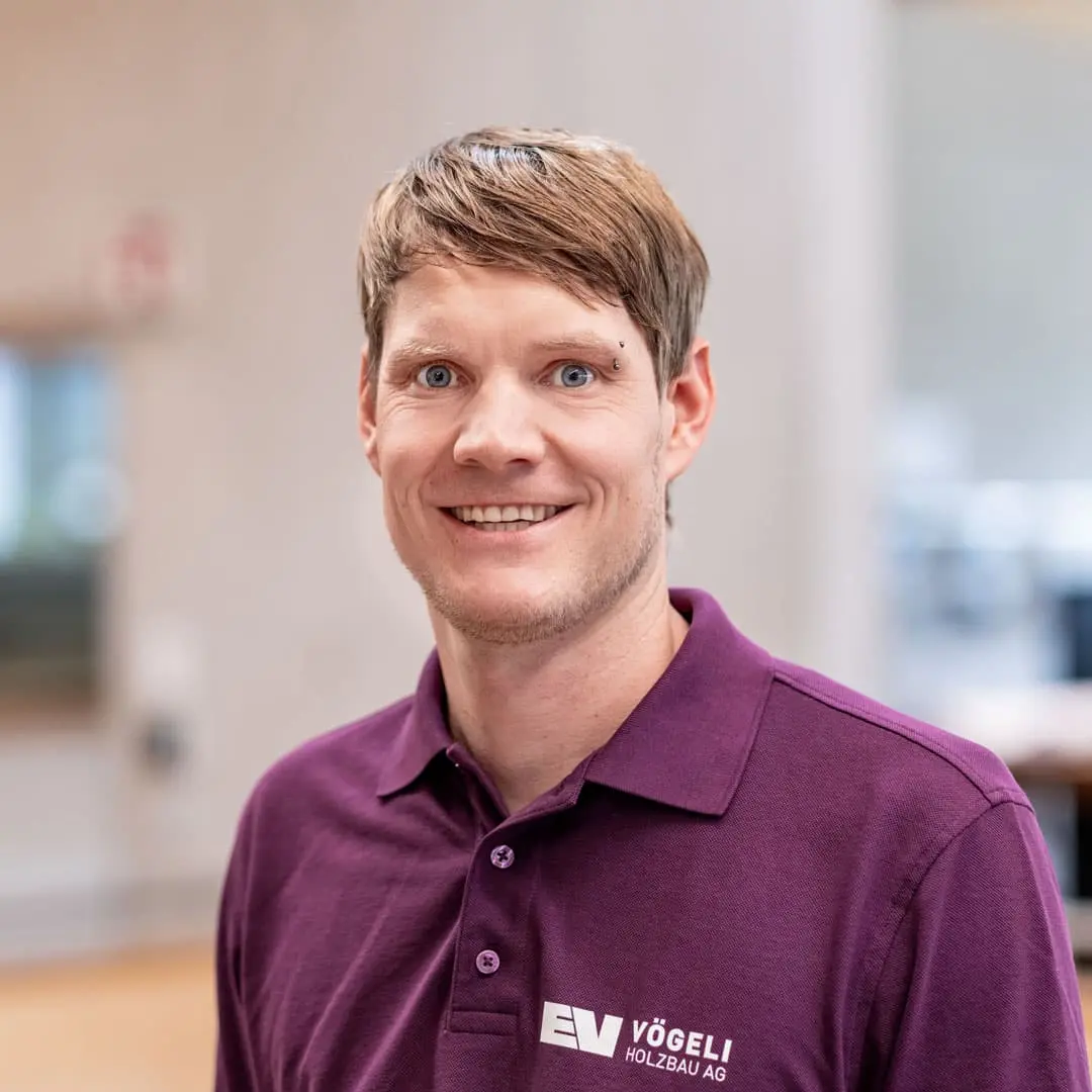 Kevin Mülli ist Projektleiter Vögeli Servie und unsere Fachperson für Dachfenster.