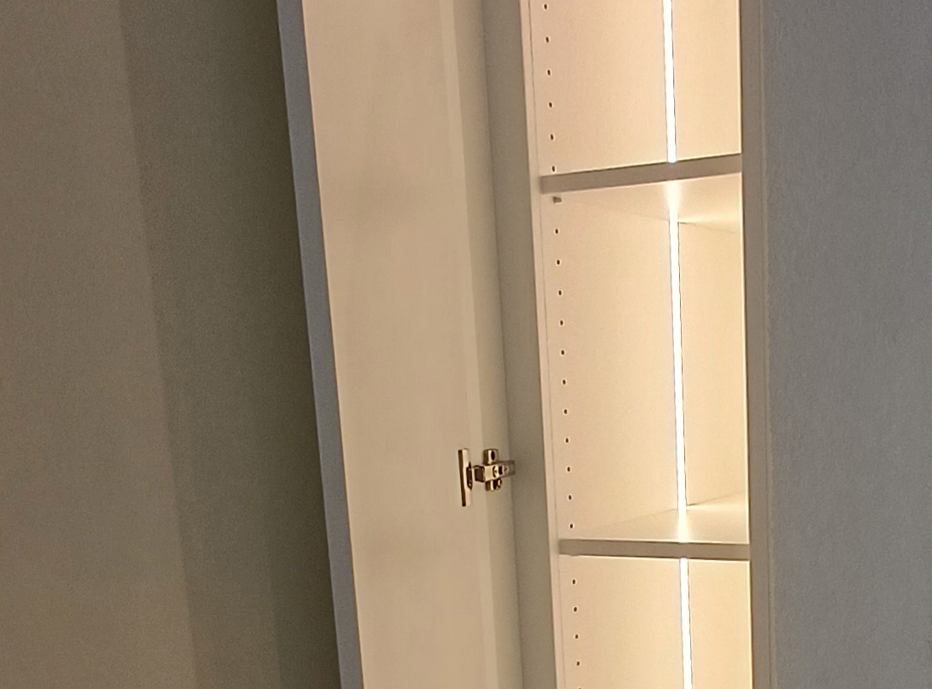 Nischenschrank Bad