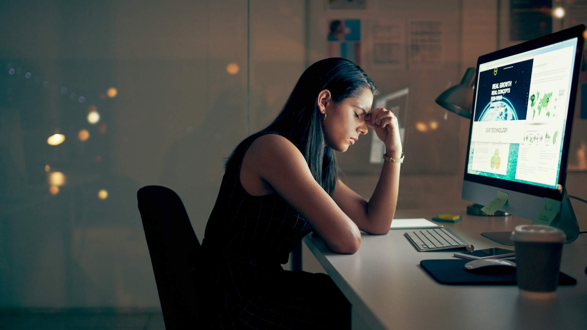 Keeping people at work starts with insight: from reacting to preventing 