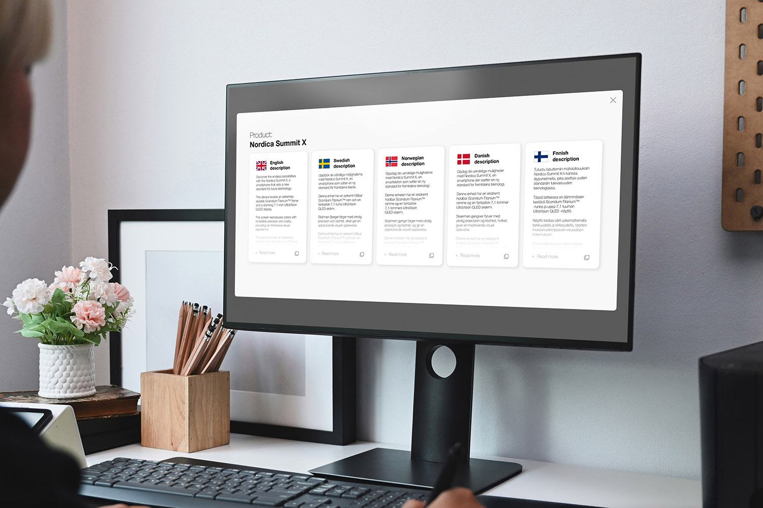 Produkttexter som översätts i en mockup på en skärm.