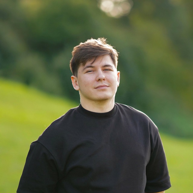 Testimonial V2 Author