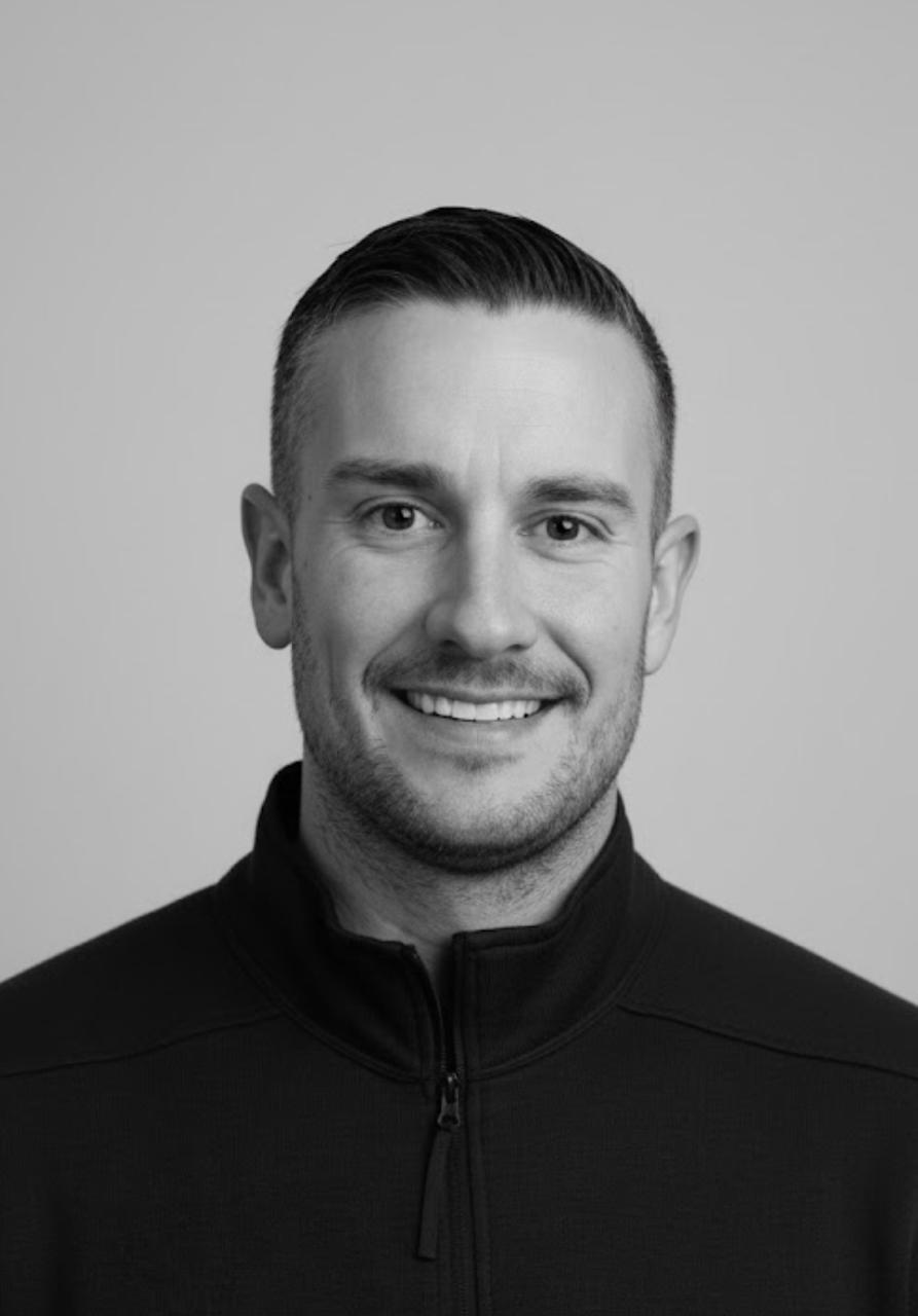 [headshot] image of customer (for a aviation service)