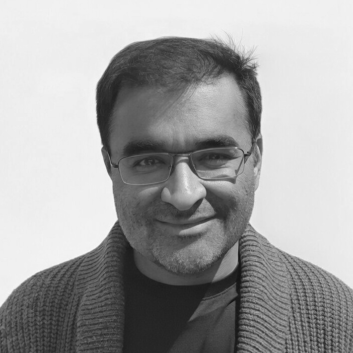 [headshot] image of customer (for a aviation service)