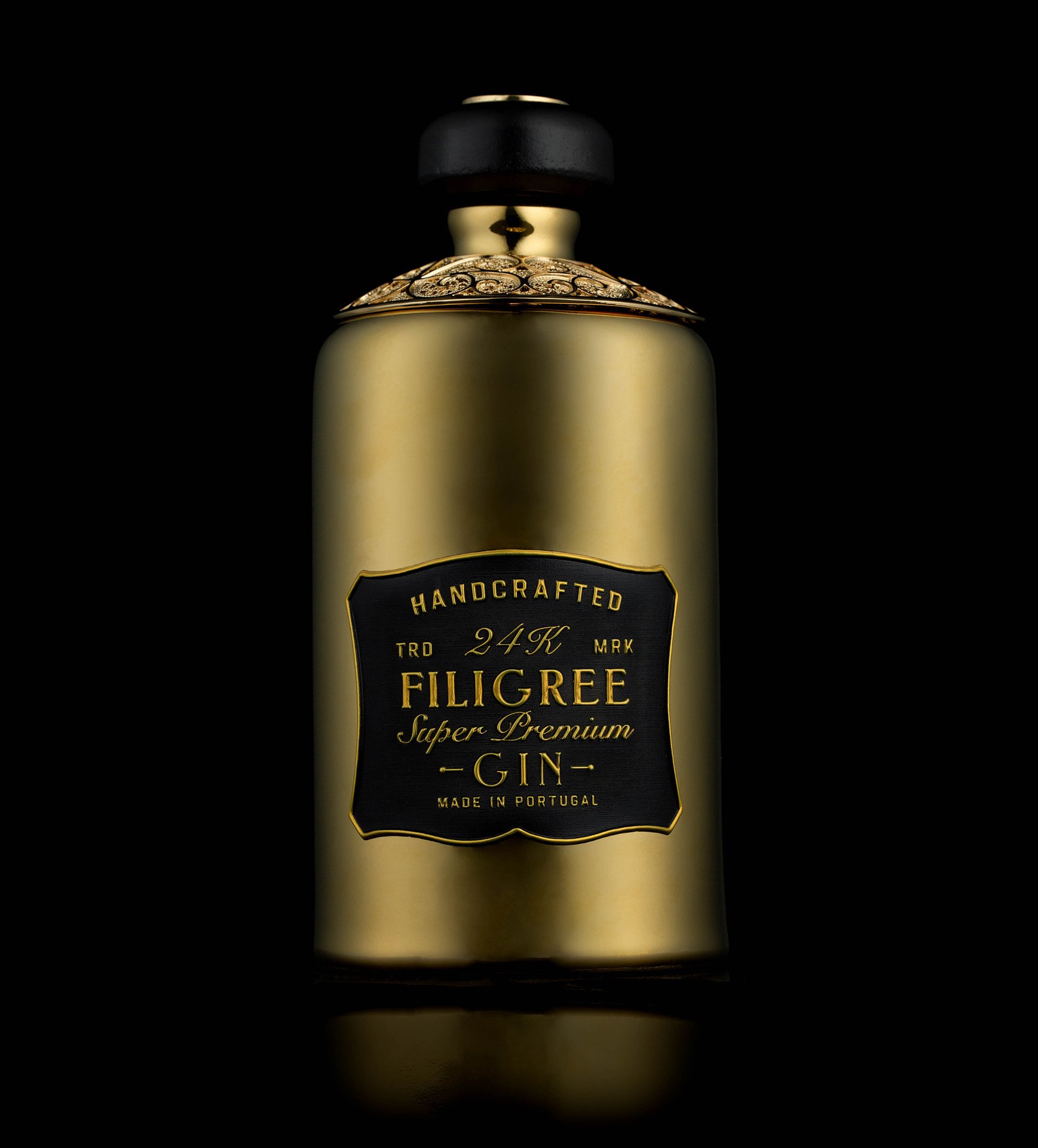 Full Filigree Gin bottle, front-facing