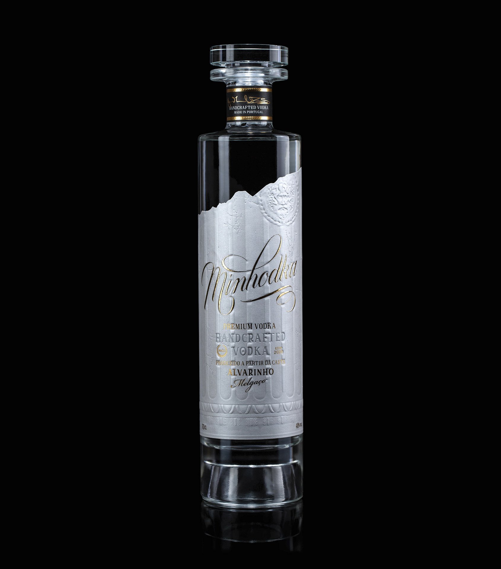 Full Minhodka vodka bottle, front-facing