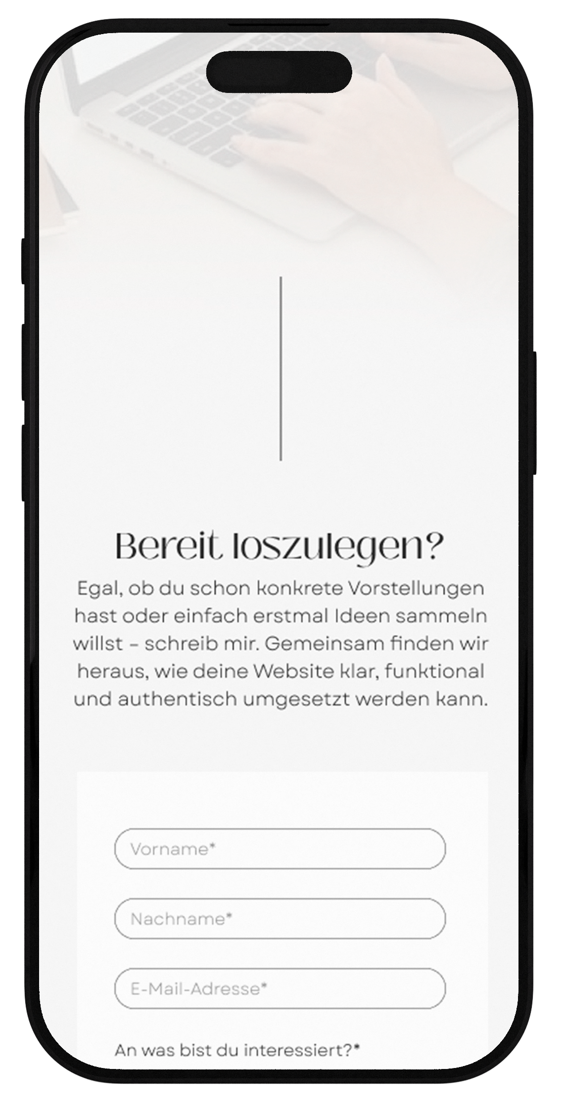 Iphone Mockup ohne Hintergrund und mit der Darstellung des Kontaktformulars meiner Website auf Handyformat.