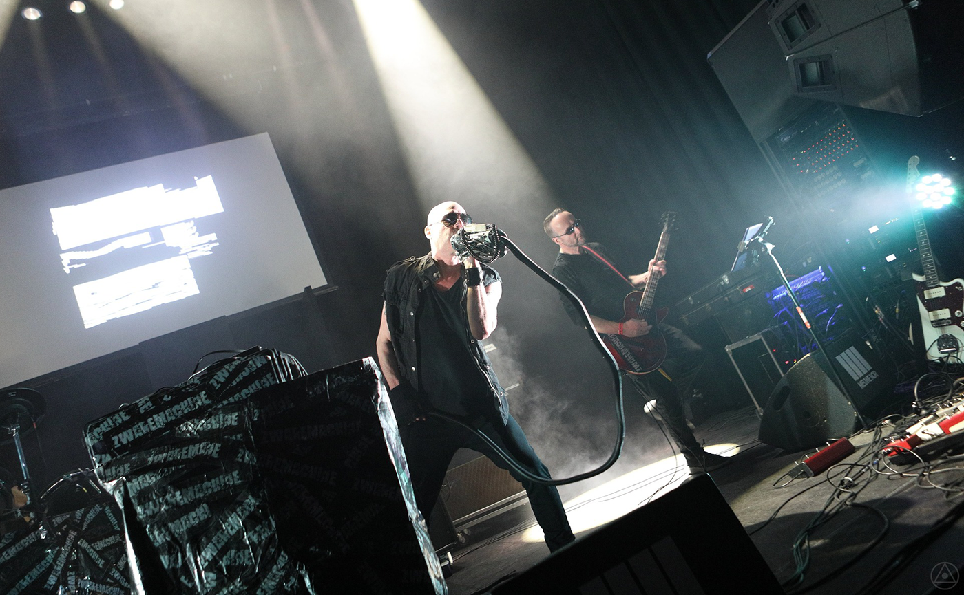Industrial Night: Zwaremachine (USA) & Xtort (NL/DE) + DJ Pluiswever