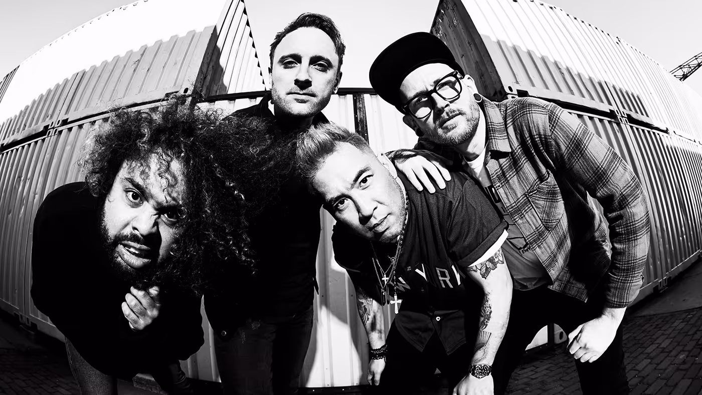 Call It Off plays Taylor Swift