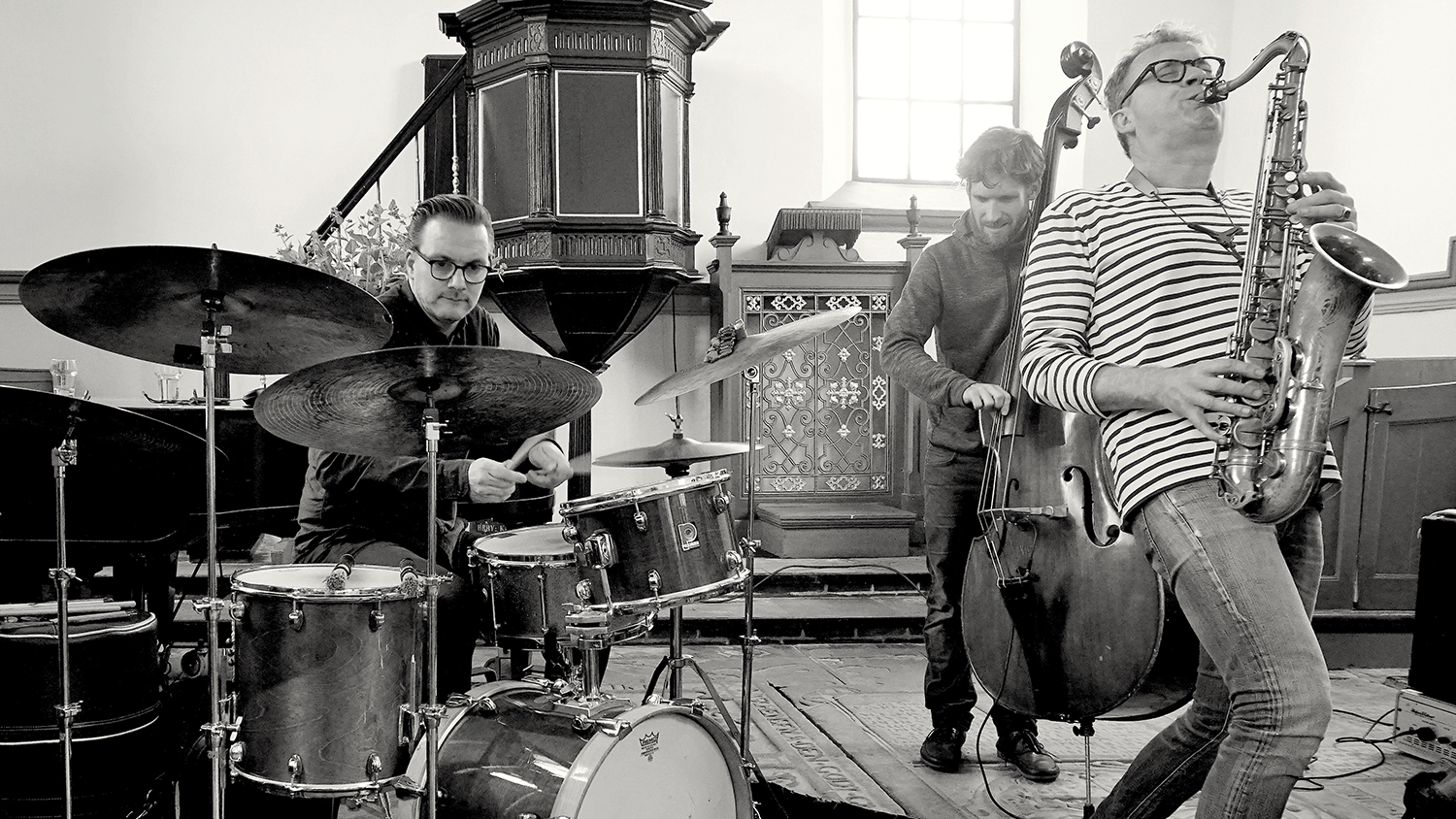 058 Jazzcafé: WonderYears