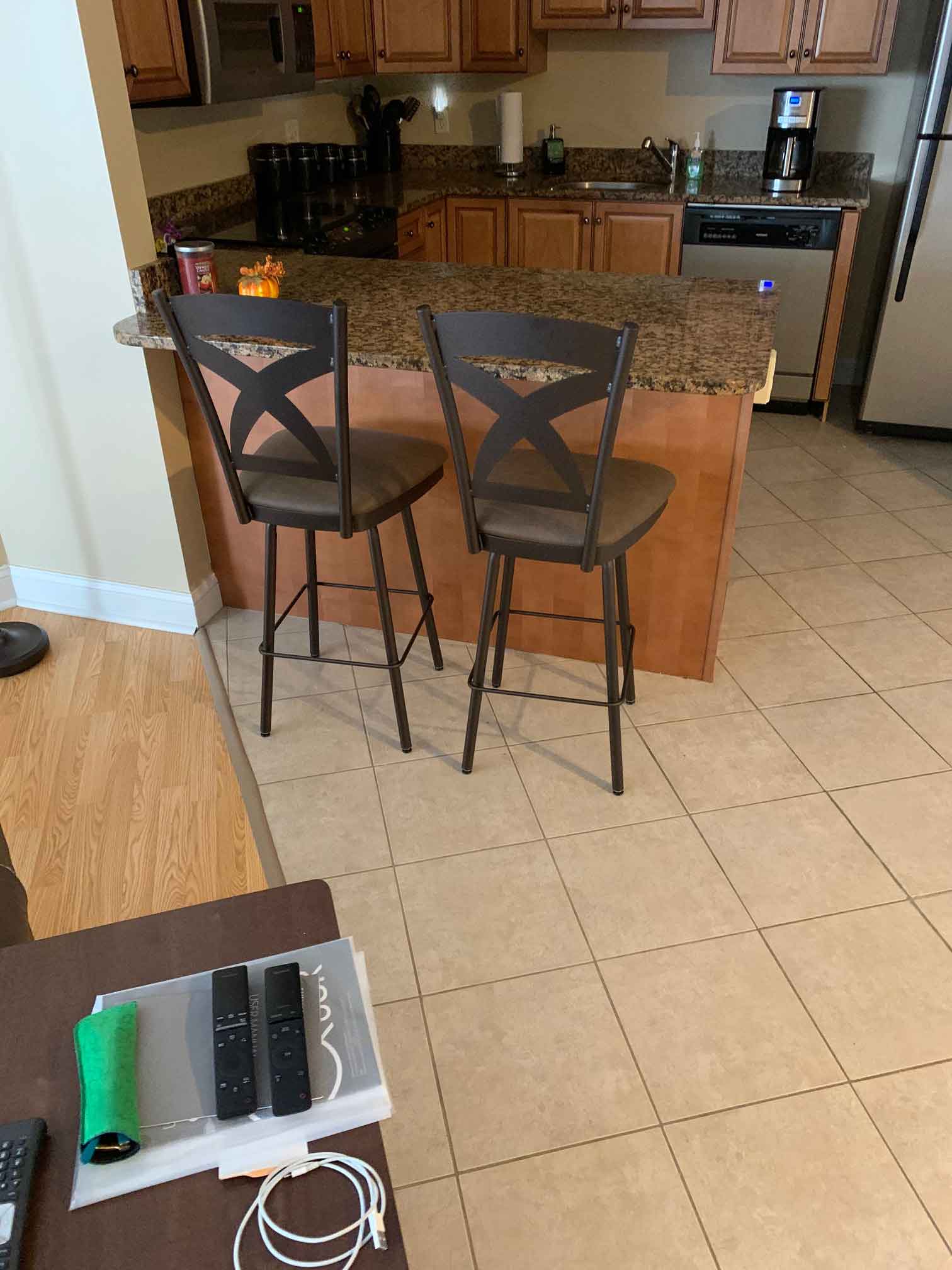 hamden kitchen stools