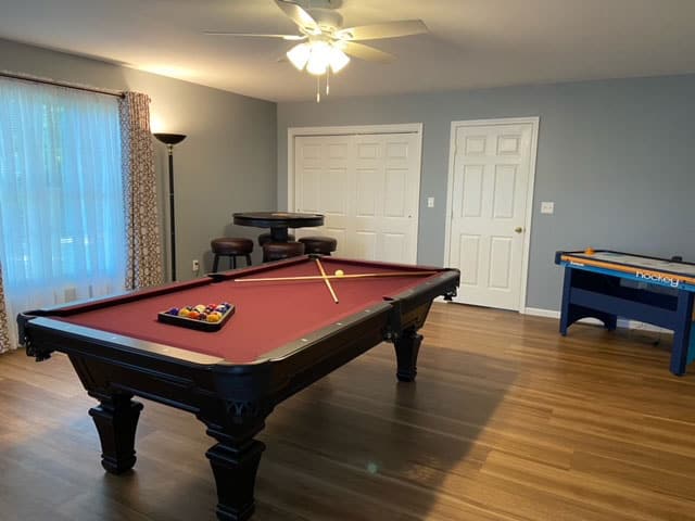 red table in thomaston ct