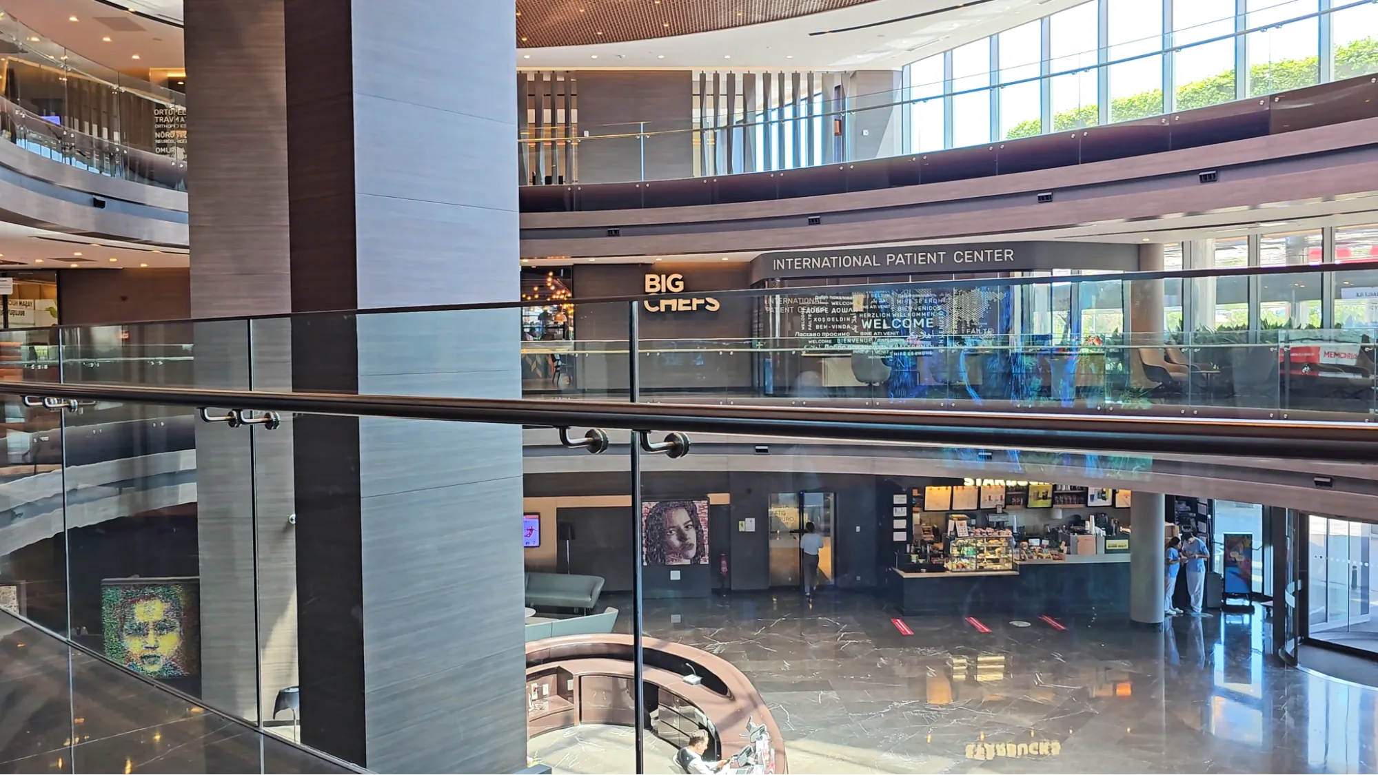 Interior of Memorial Hospital's International Patient Center in Istanbul, Türkiye