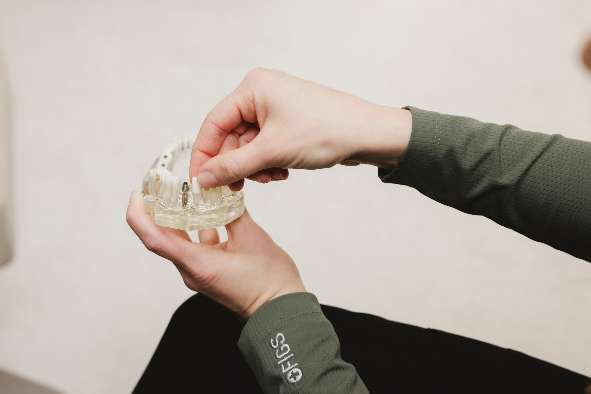 Dental Implants & Implant-Supported Denture