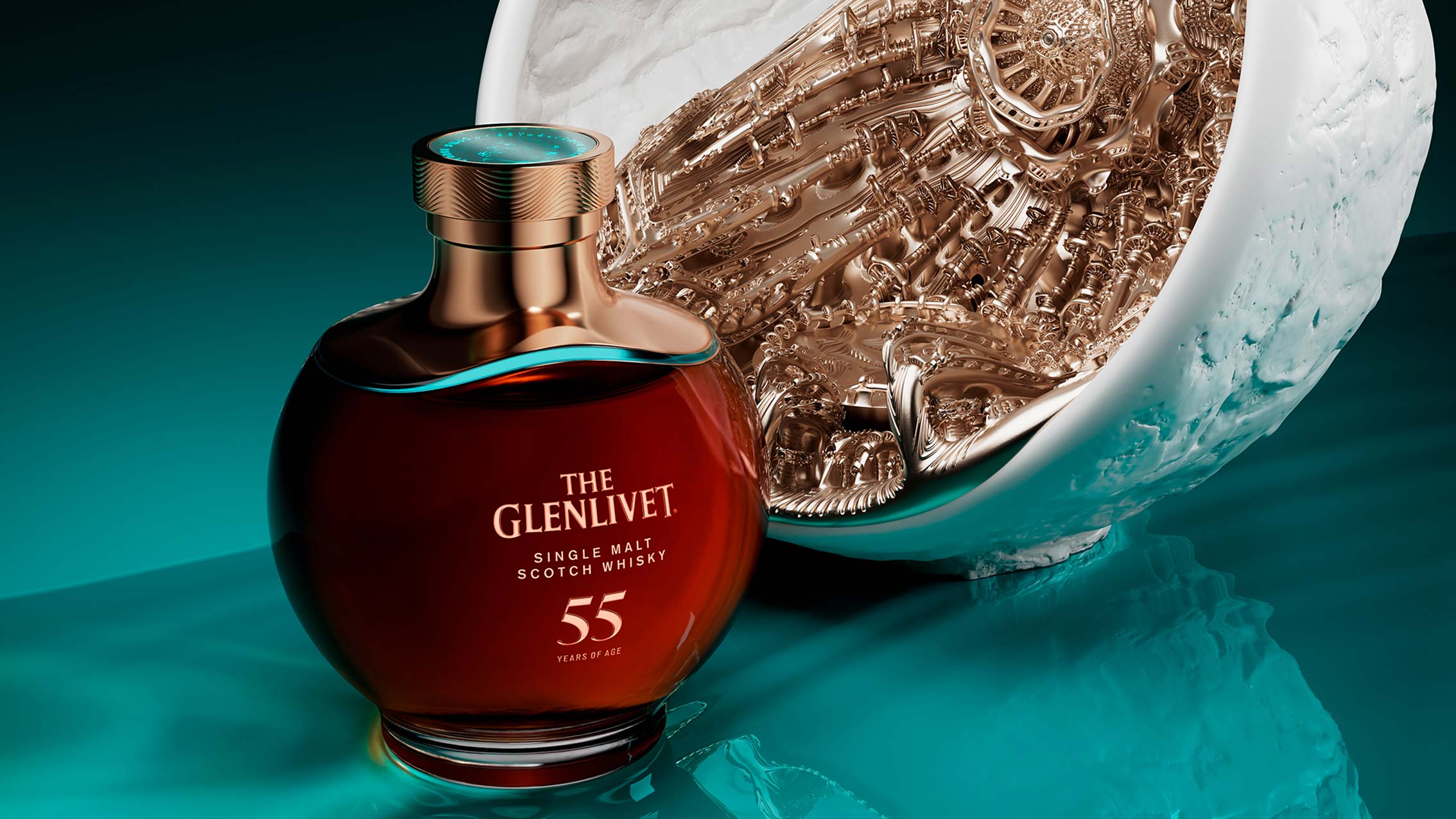 The Eternal Collection 55 year old bottle with its masterpiece stand in a setting that echoes the codes of The Glenlivet eternal collection.