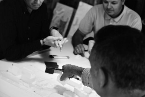 Arkitektene visualiserer med modeller