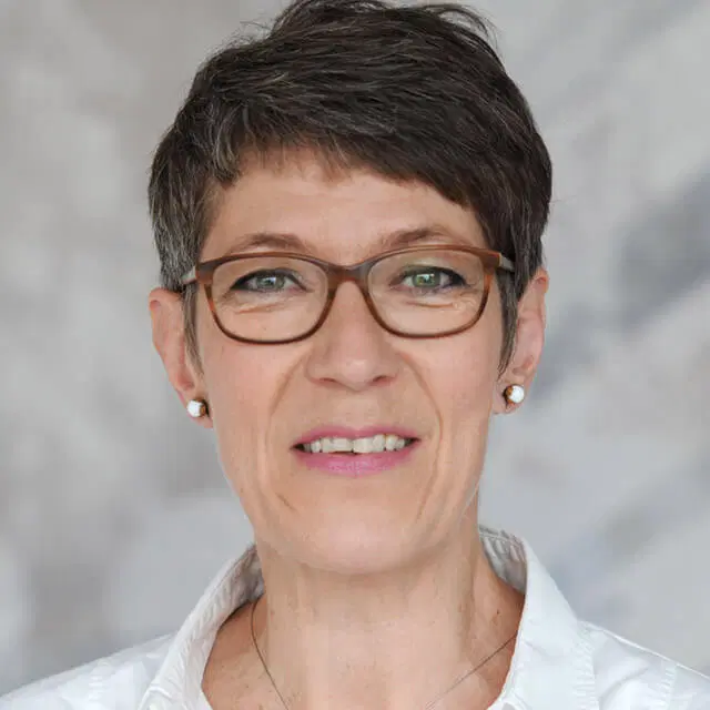 Bettina Schaarschmidt - Coach, Teamentwicklerin, Konfliktmoderatorin, Psychodrama-Leiterin, Journalistin