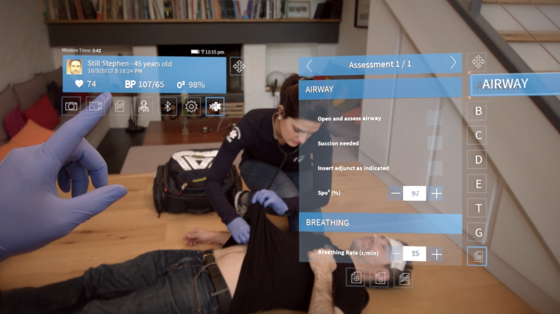Vue à travers un HMD (Head Mounted Display) affichant l’interface d’une application de réalité mixte pour l’assistance médicale d’urgence