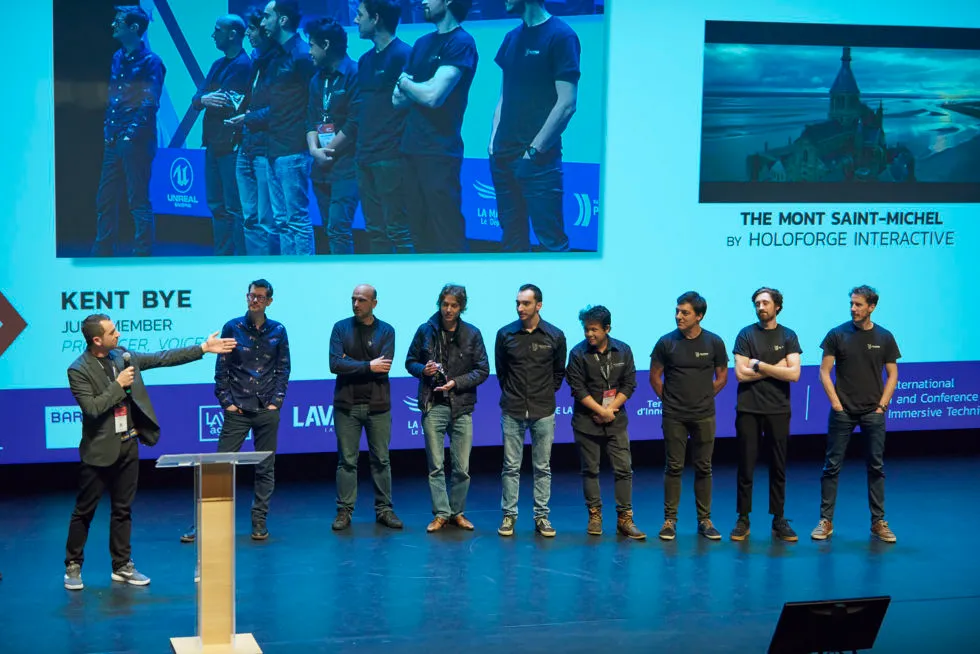 Remise de prix pour le projet Mont Saint-Michel en réalité mixte par l’équipe HoloForge Interactive lors du Laval Virtual 2019