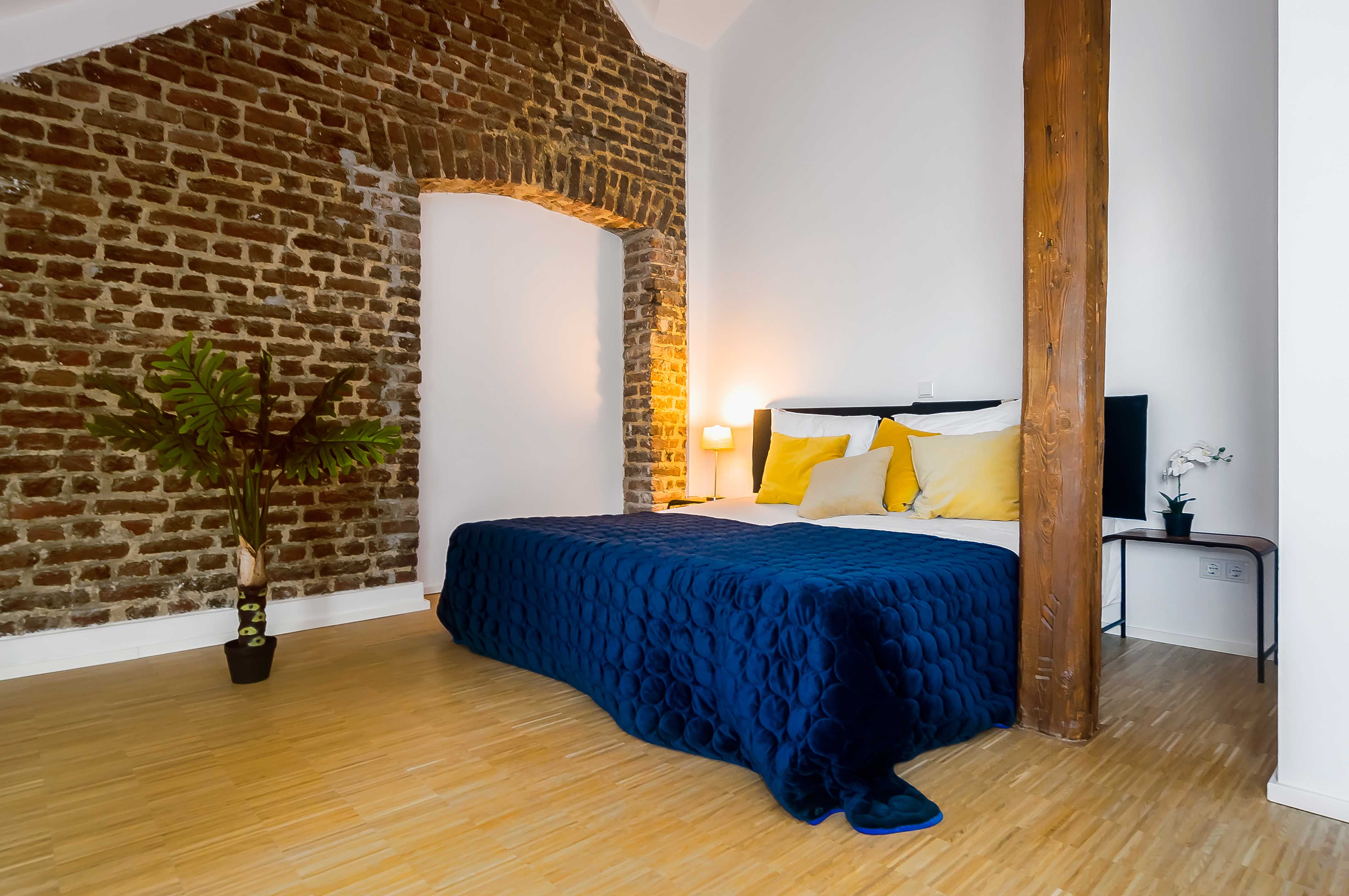 Modern eingerichtetes Apartment mit Küche und Esstisch – möblierte Wohnung in Aachen zur Miete.