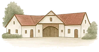 Aquarellzeichnung eines großen, rechteckigen Bauernhofs mit braunem Dach und großen Holztoren, umgeben von Bäumen.