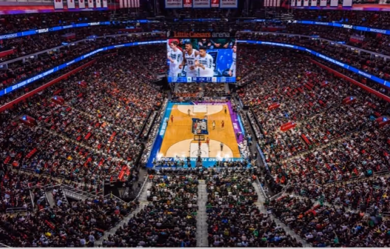 basketball-arena-crowd
