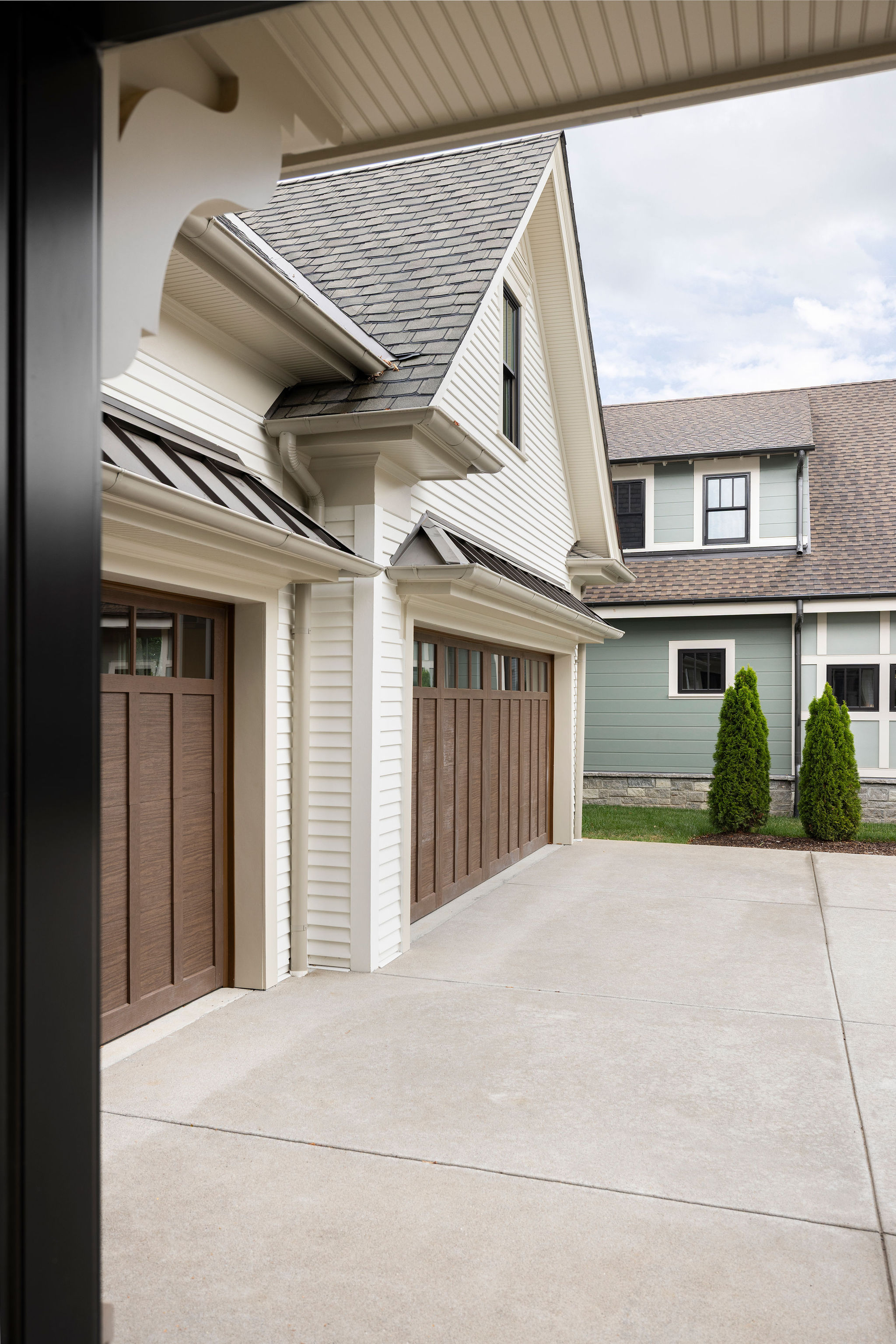 Magnolia Hall Residence Garage