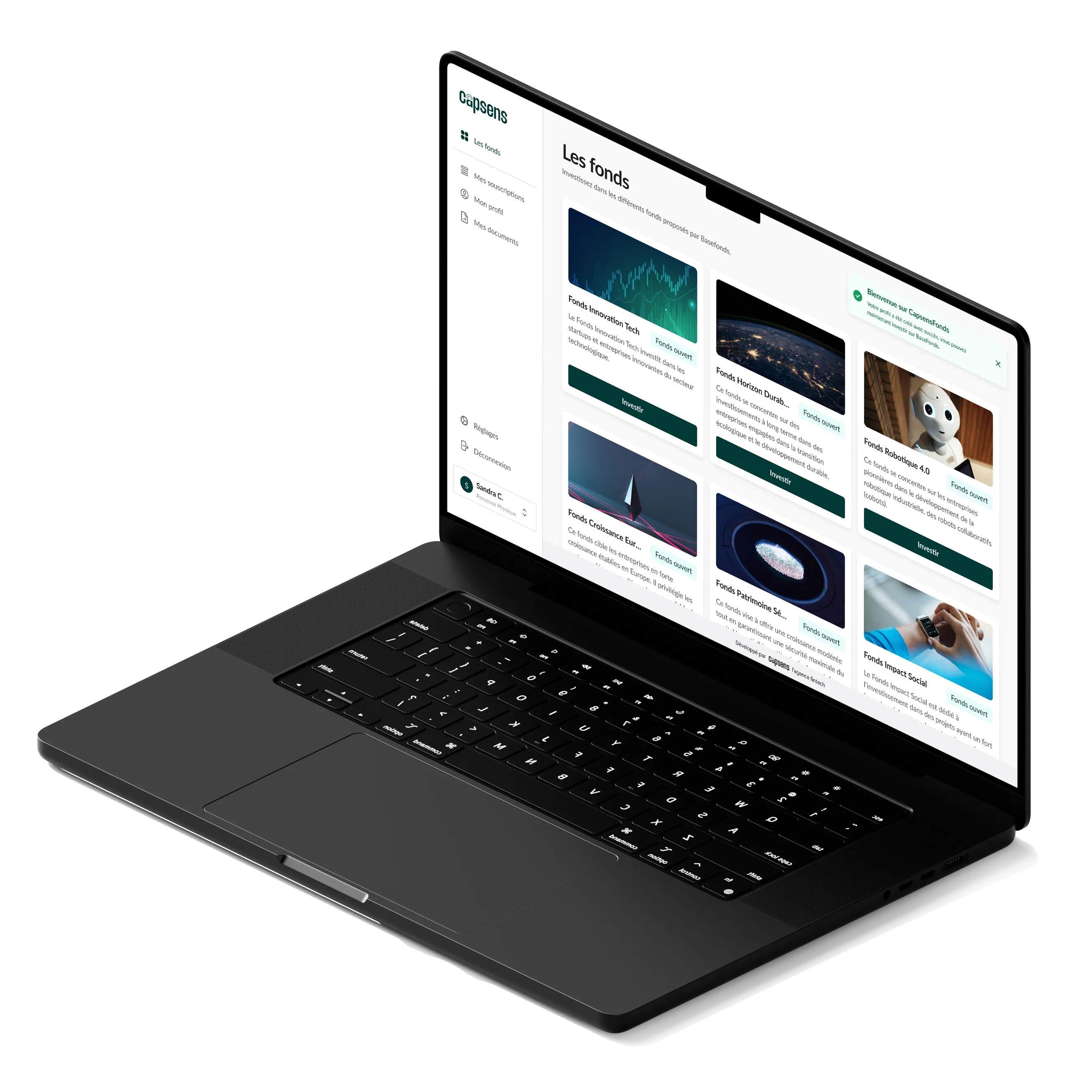 Ordinateur portable noir affichant une plateforme d'investissement en fonds divers, avec une interface en français nommée Capsens.