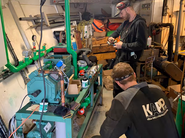 KAPP employees install environmentally friendly secondary cooling.