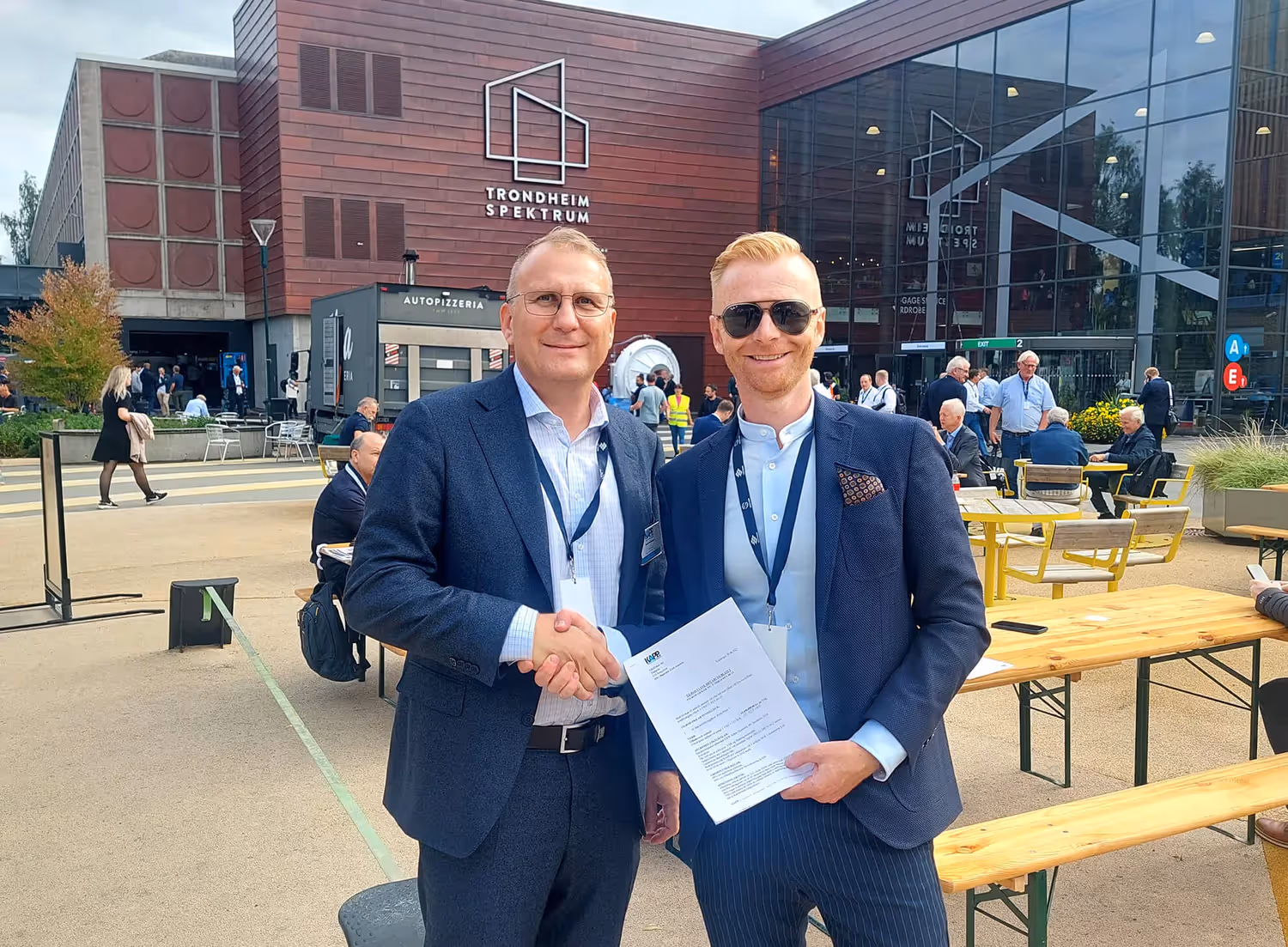 Picture of Heimir Halldorsson concluding a partnership with Edalfiskur at Aqua Nor