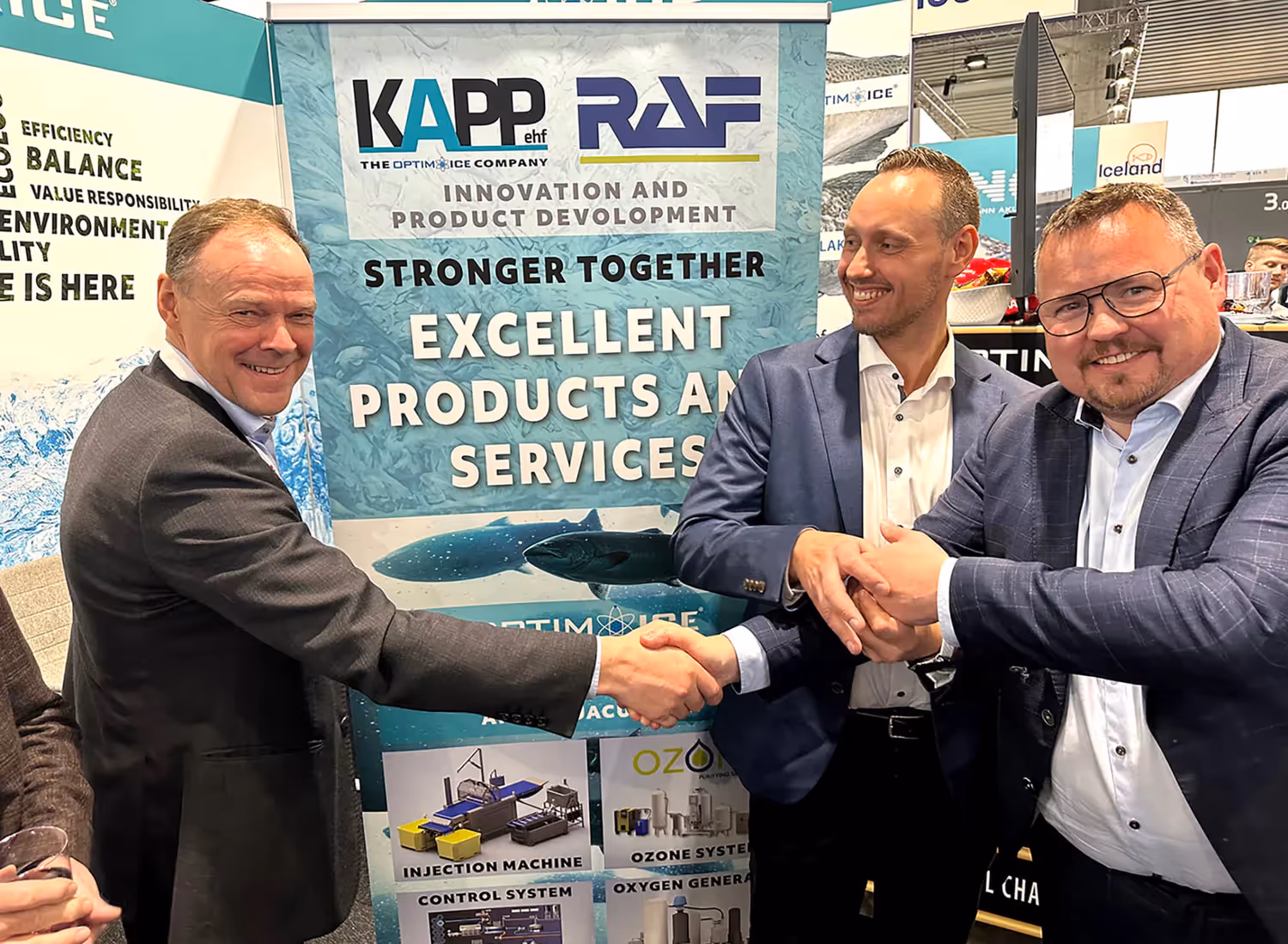Picture of Freyr Fridriksson, owner of KAPP, concluding the purchase of RAF