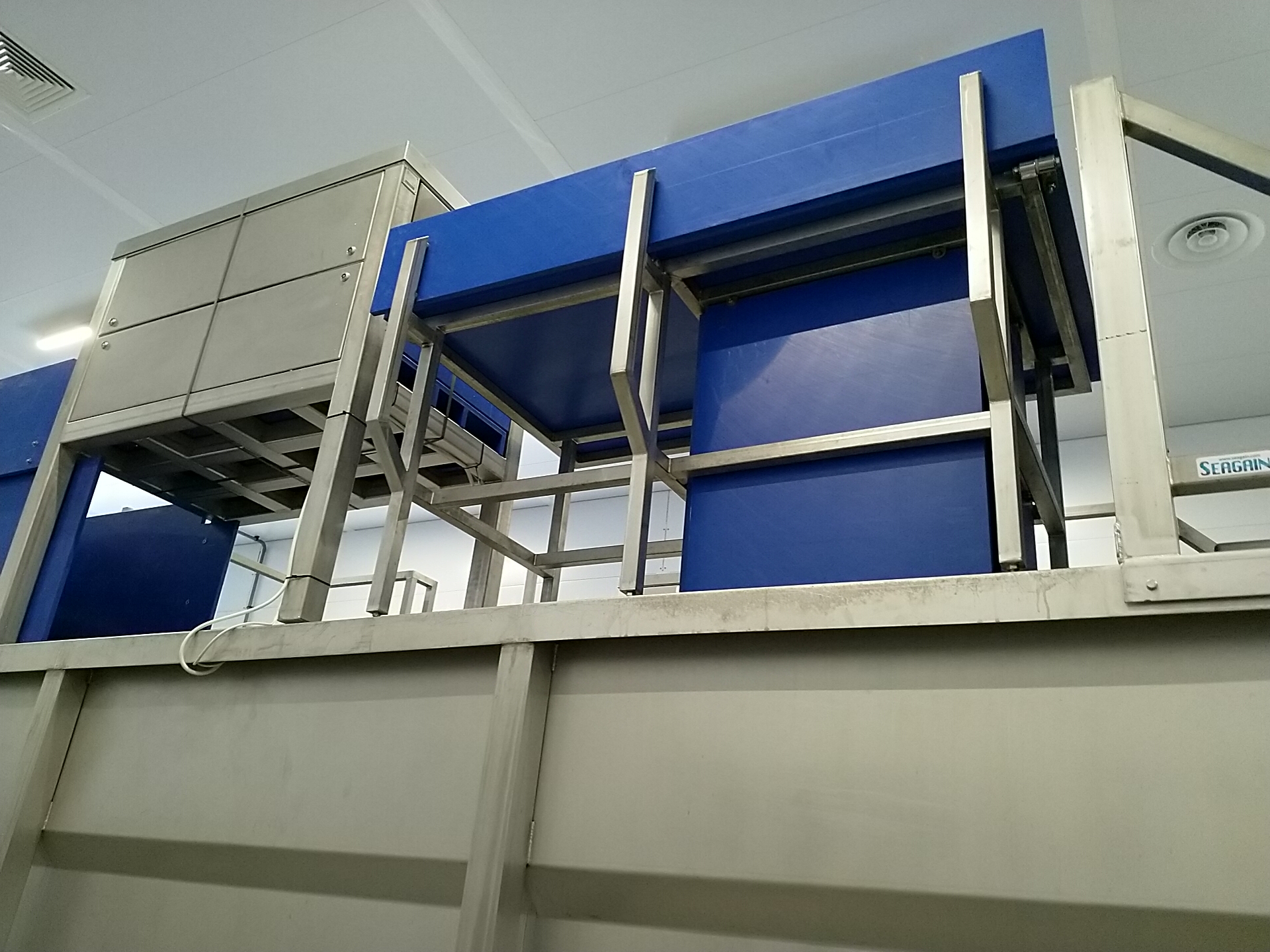 KAPP SplitX on the top of tank.