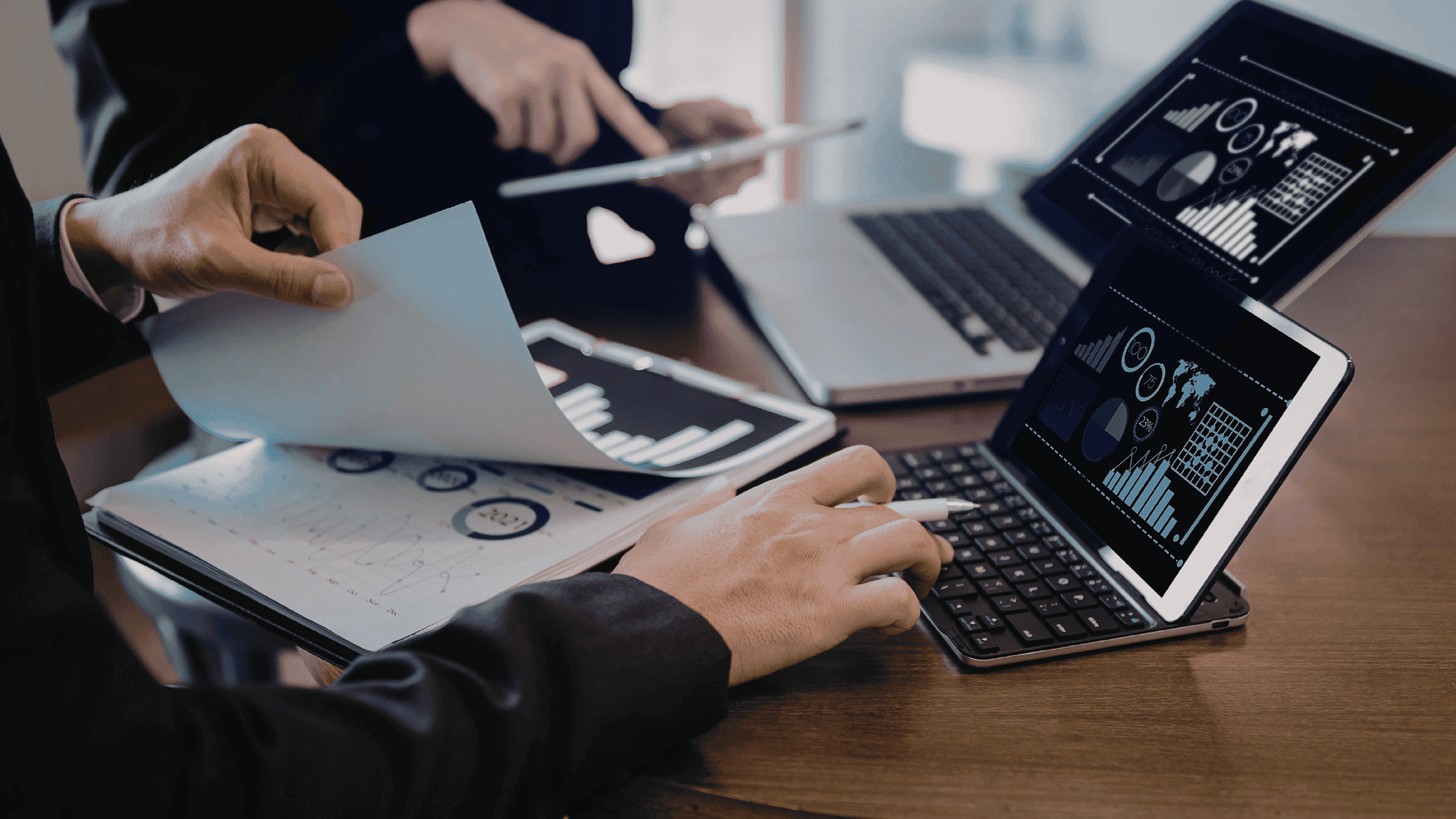 Homebuyers discussing strategy for multiple offers during spring market