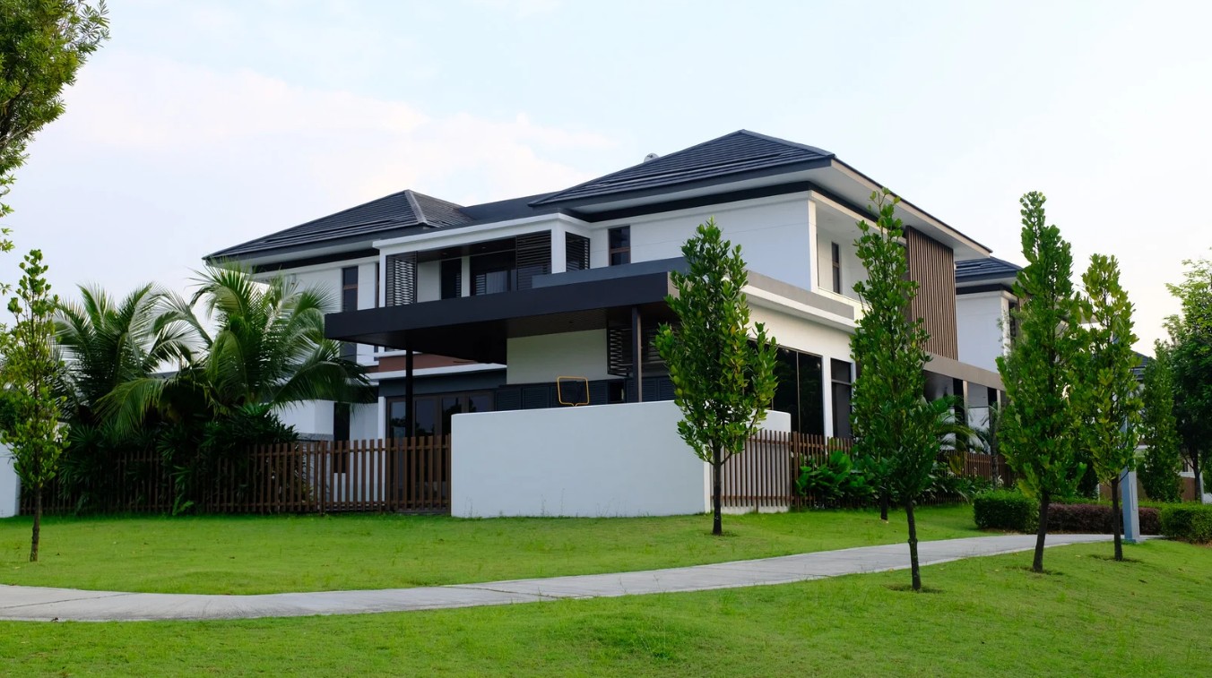 Before/after home exterior flip comparison
