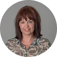 A headshot of Liz Howard from Quantum Training