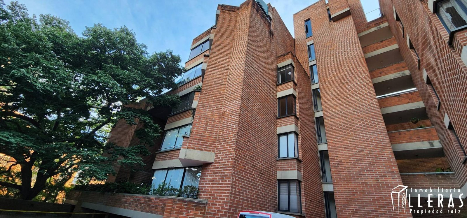 Patio Bonito - Imagen 1