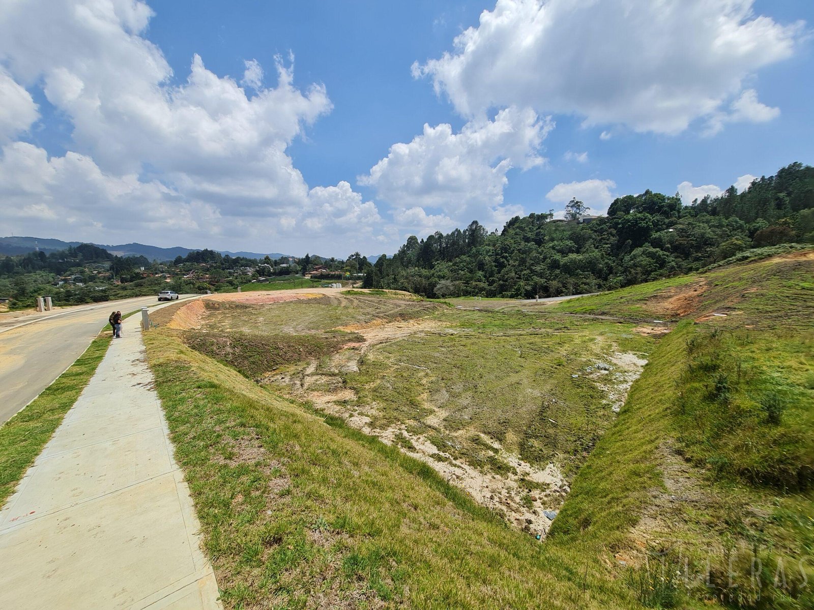 Hermoso lote en Unidad Cerrada alto de las Palmas - Imagen 1