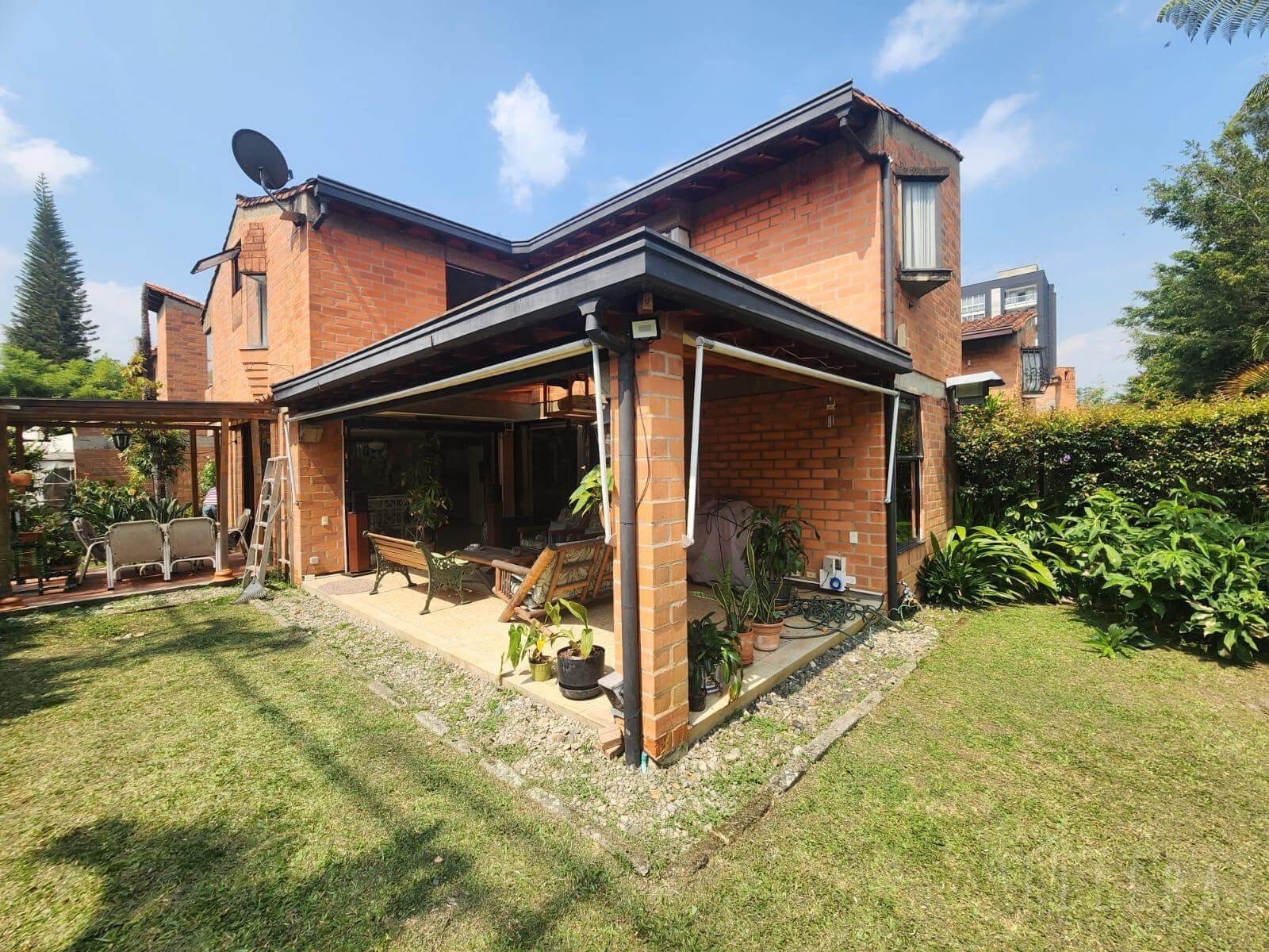 Urbanización cerca al Mall Zona 2 - Imagen 1